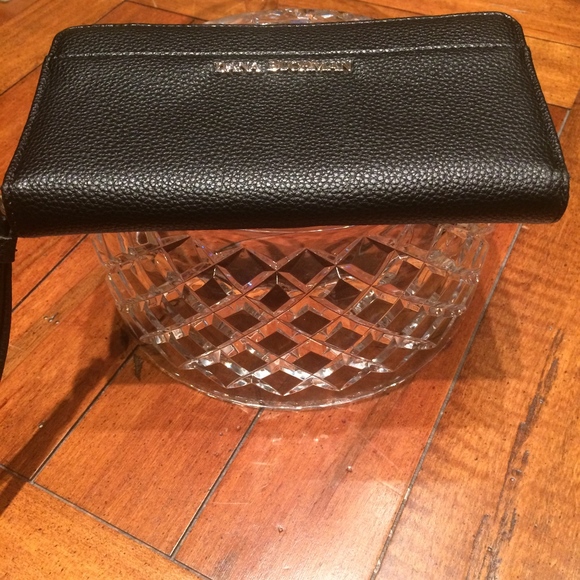 Dana Buchman Black Wristlet - Picture 4 of 7